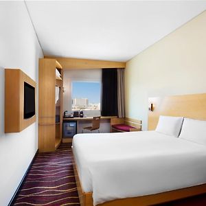 ibis Muscat